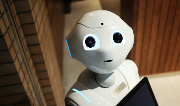 How to Build a Custom AI Chatbot with ChatGPT or Claude